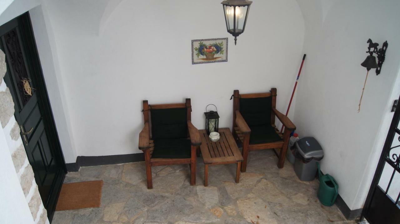 Apartments Getruda คิร์ก ภายนอก รูปภาพ